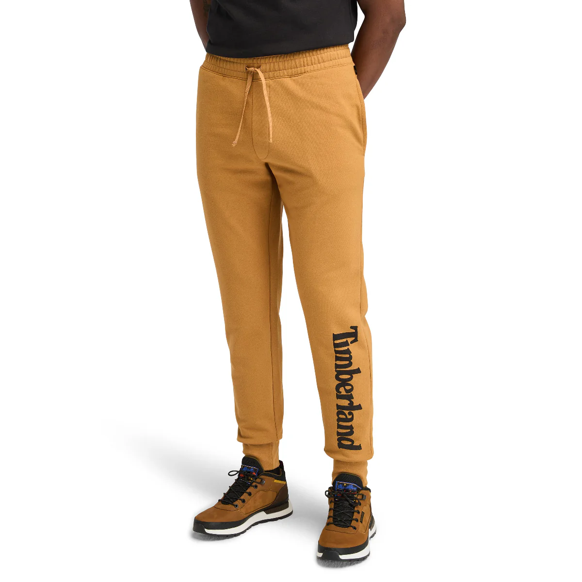 PANTALON US Wordmark Logo Brushback Sweatpant HOMBRE - Image 9